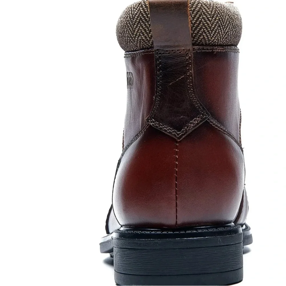 New in the box Arkbird boots
